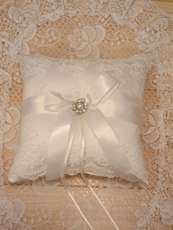 The Unbranded Brand Other - Ivory Lace Ring Bearer Pillow with Bow and Pearl Accent